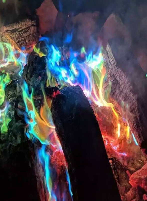 Flame-on حزم نيران سحرية غامضة – مسحوق لهب كوني متغير اللون لحرائق المخيمات، حفرة النار والمدافئ، لون النار الداخلي والخارجي (15 جرام) - Image 4